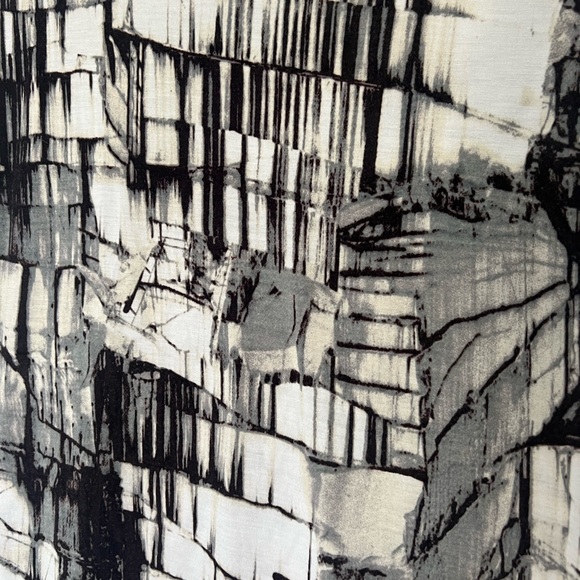 Simply Vera wang top grey white black cream pattern Rutched on one side at top - Picture 3 of 5